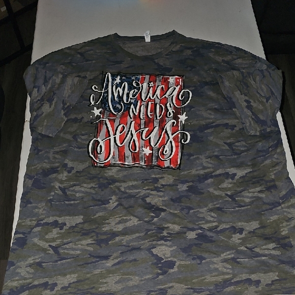 Love And Faith Womens Plus Sz Short Sleeve Camo Top Sz 4X - Picture 1 of 5